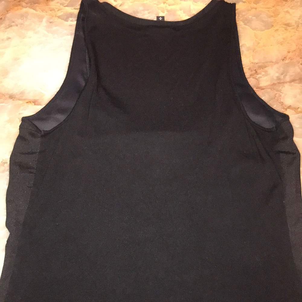 Express Embroidered Tank - Picture 5 of 5